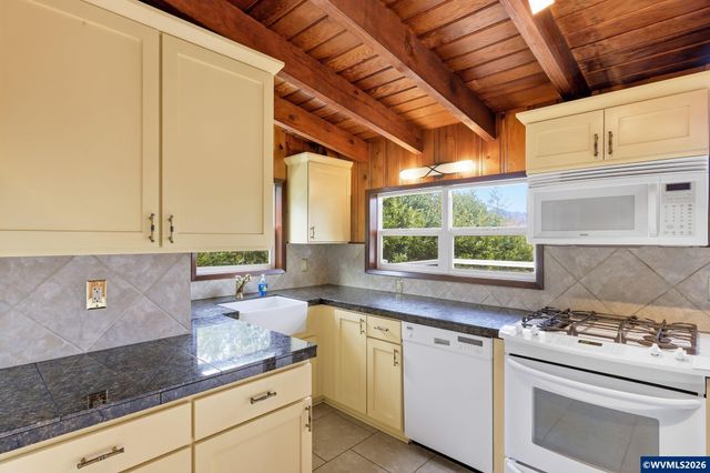 5623 SW Boundary St, Portland, OR 97221