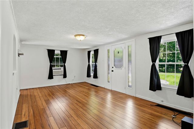 128 DeHaven Road, South Beaver Twp, PA 15010