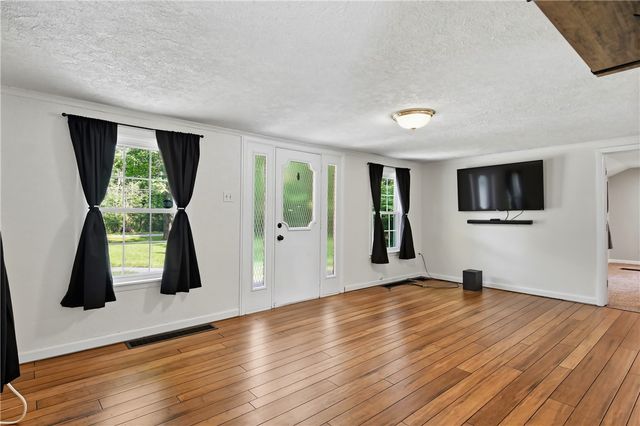 128 DeHaven Road, South Beaver Twp, PA 15010