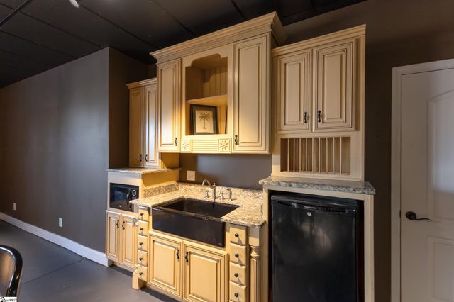 128 Burlwood Court, Greer, SC 29651