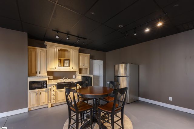 128 Burlwood Court, Greer, SC 29651