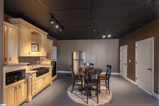 128 Burlwood Court, Greer, SC 29651