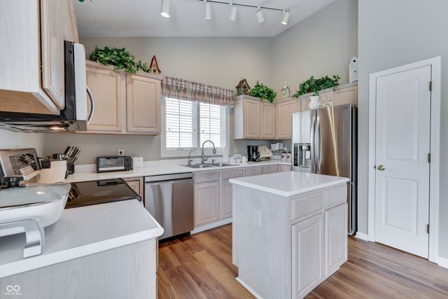 18013 Sun Ridge Circle, Noblesville, IN 46062