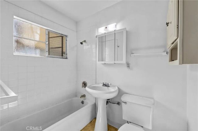 56 N Parkwood, Pasadena, CA 91107
