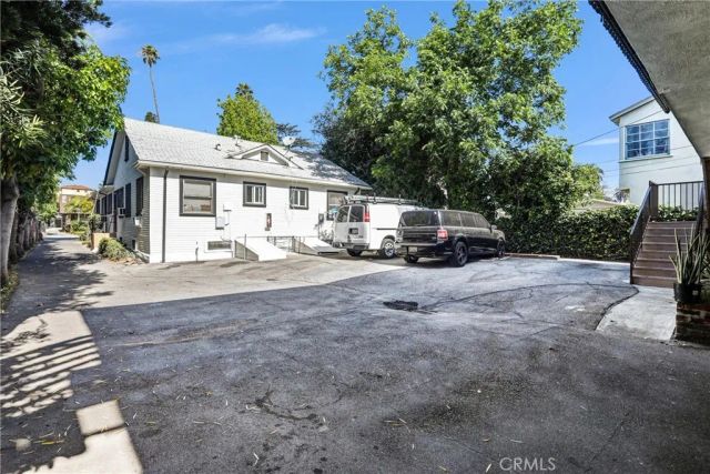 56 N Parkwood, Pasadena, CA 91107