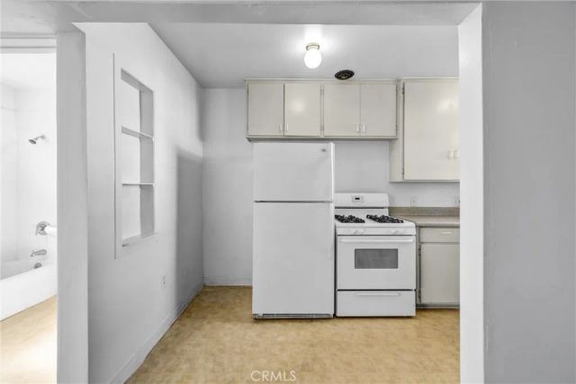 56 N Parkwood, Pasadena, CA 91107