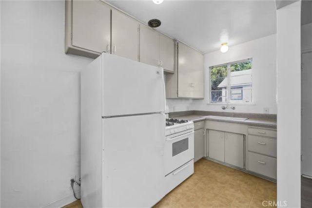 56 N Parkwood, Pasadena, CA 91107
