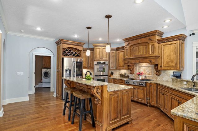 5909 S Brightwater Trail, Springfield, MO 65810