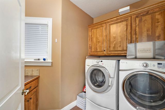 5909 S Brightwater Trail, Springfield, MO 65810