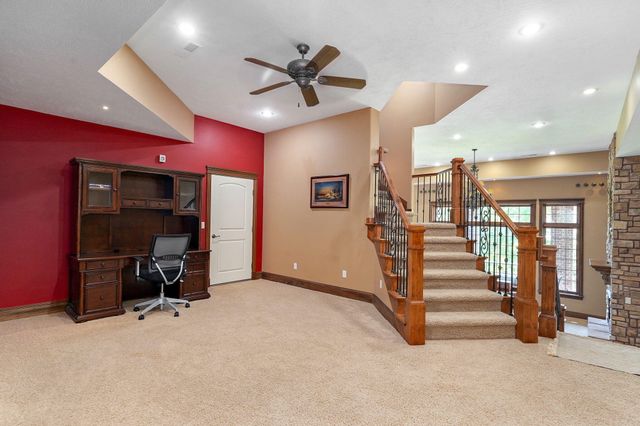 5909 S Brightwater Trail, Springfield, MO 65810