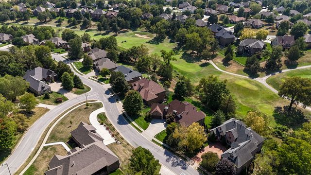 5909 S Brightwater Trail, Springfield, MO 65810