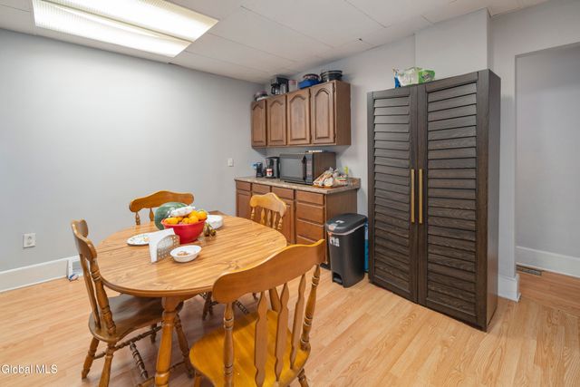 138 S 2nd Avenue, Mechanicville, NY 12118