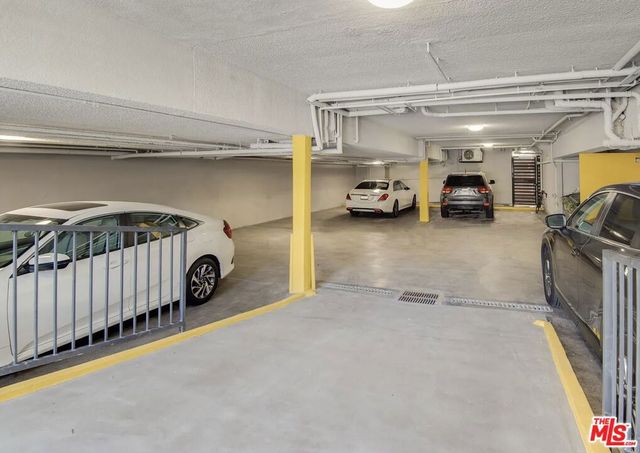 508 N Kings Road 1, West Hollywood, CA 90048