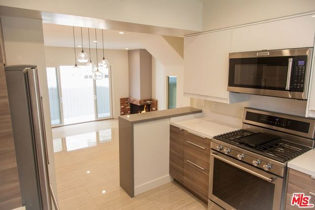 508 N Kings Road 1, West Hollywood, CA 90048