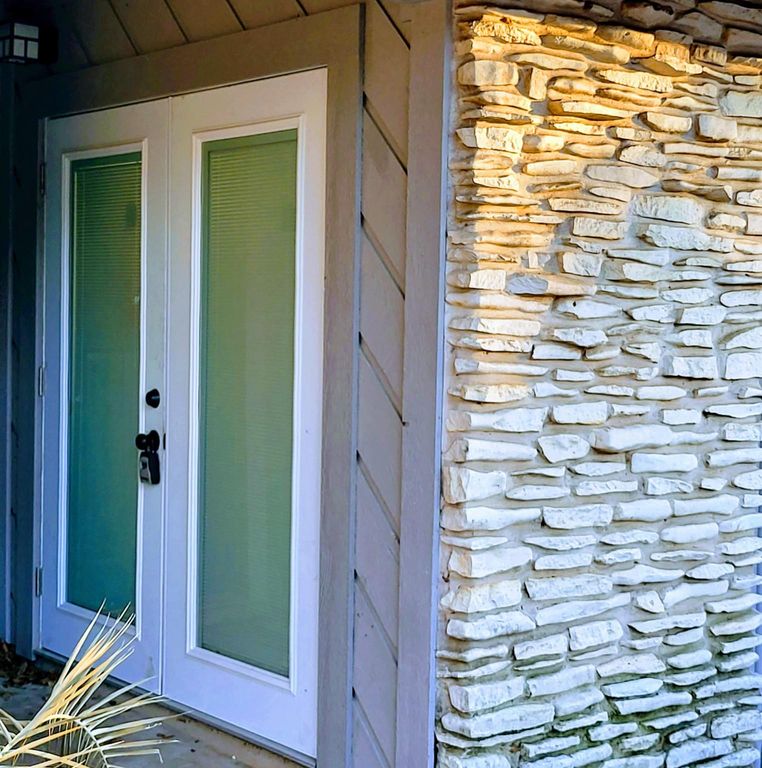 10045 Woodland Village DR B, Austin, TX 78750