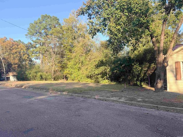 705 N 9th Street, Gurdon, AR 71743