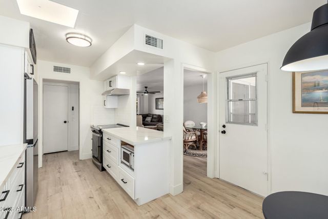 18218 N 99TH Drive, Sun City, AZ 85373