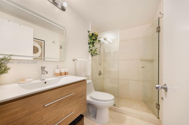 701 Brickell Key Blvd 901, Miami, FL 33131