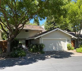 2042 University Park Dr, Sacramento, CA 95825