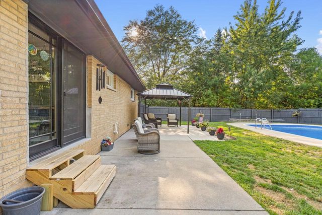 15440 Mt Vernon AVENUE, Brookfield, WI 53005