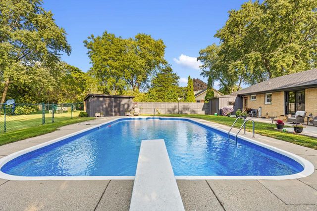 15440 Mt Vernon AVENUE, Brookfield, WI 53005