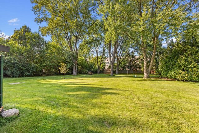 15440 Mt Vernon AVENUE, Brookfield, WI 53005