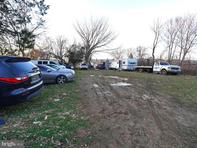 7627 ESTE AVE, Philadelphia, PA 19153