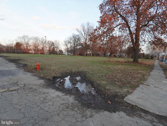 7627 ESTE AVE, Philadelphia, PA 19153