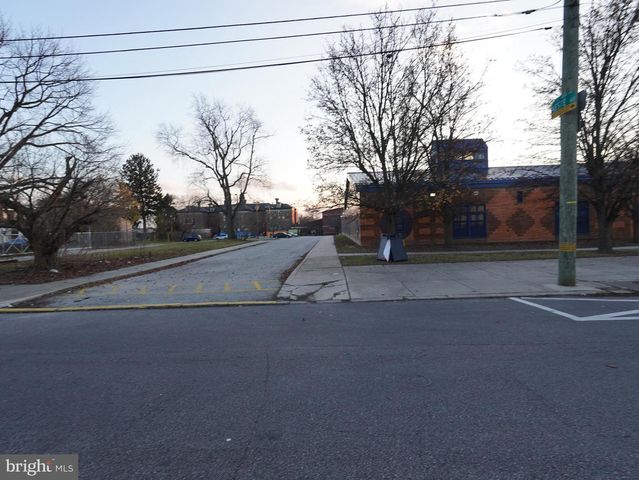 7627 ESTE AVE, Philadelphia, PA 19153