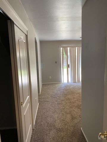 10400 Starlight Peak Drive, Bakersfield, CA 93311