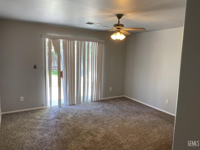 10400 Starlight Peak Drive, Bakersfield, CA 93311