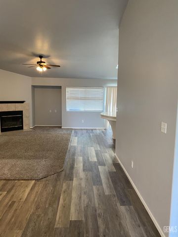 10400 Starlight Peak Drive, Bakersfield, CA 93311