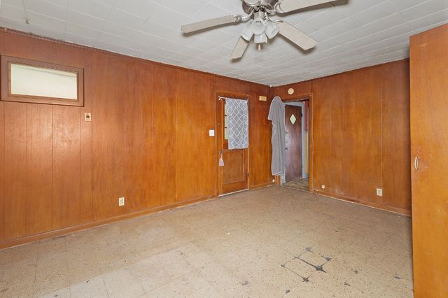 305 S Rusk Street, Groesbeck, TX 76642