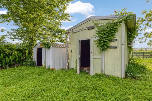 305 S Rusk Street, Groesbeck, TX 76642