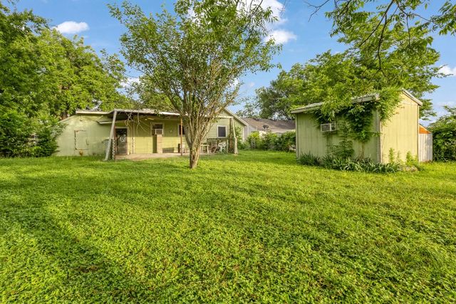 305 S Rusk Street, Groesbeck, TX 76642