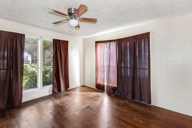 305 S Rusk Street, Groesbeck, TX 76642