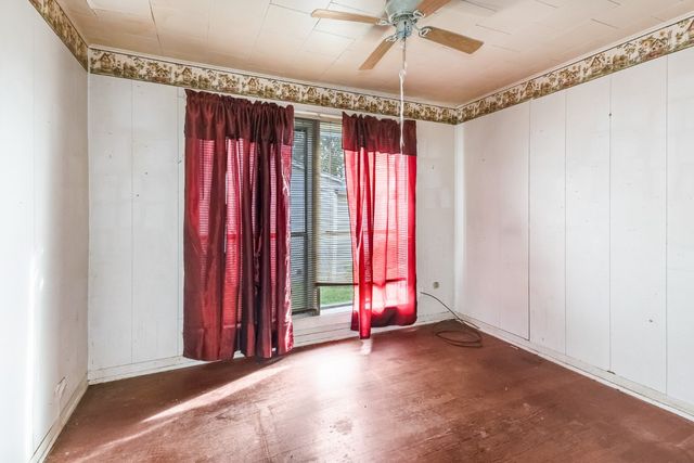 305 S Rusk Street, Groesbeck, TX 76642