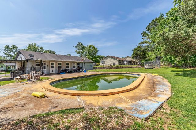 1141 Apple Valley Rd, Madison, TN 37115