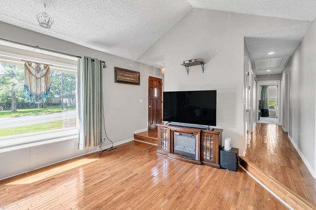 1141 Apple Valley Rd, Madison, TN 37115