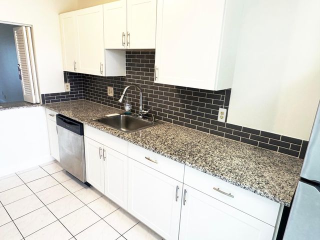 1120 LEMON TREE Terrace 73-C, Delray Beach, FL 33445