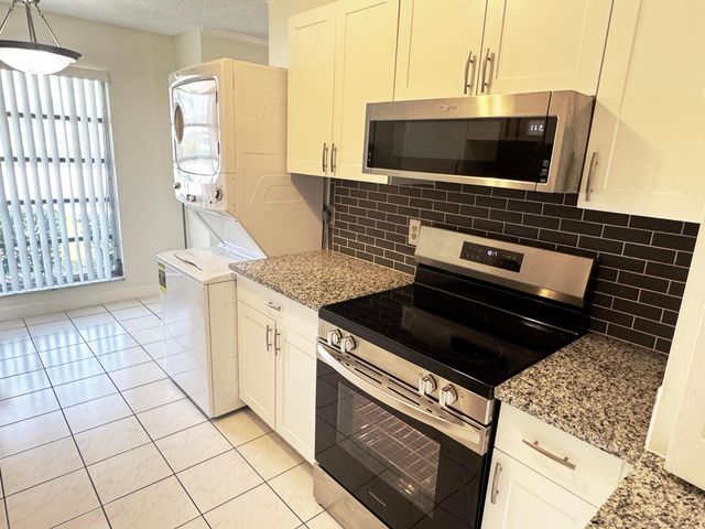 1120 LEMON TREE Terrace 73-C, Delray Beach, FL 33445
