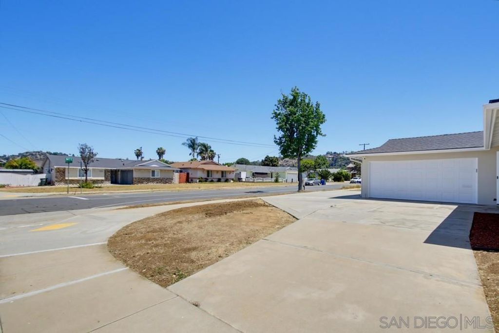 Image 3 of property listing at 902 Taft, El Cajon, CA 92020