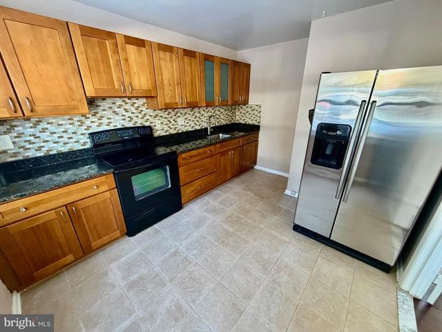 905 PLAYFORD LN, Silver Spring, MD 20901