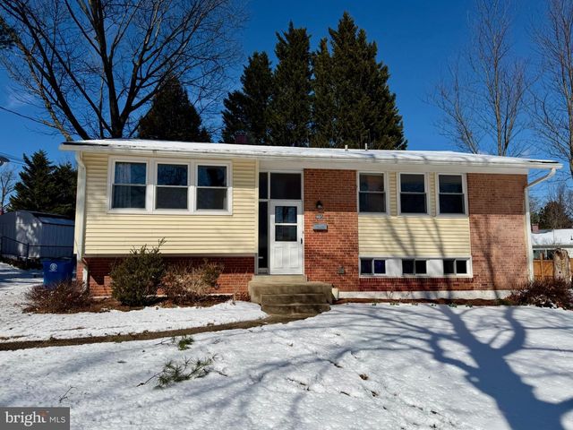 905 PLAYFORD LN, Silver Spring, MD 20901