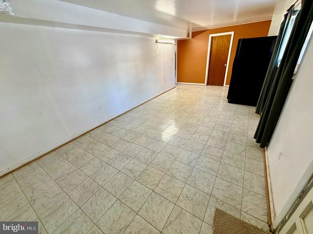 905 PLAYFORD LN, Silver Spring, MD 20901