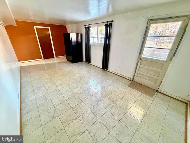 905 PLAYFORD LN, Silver Spring, MD 20901