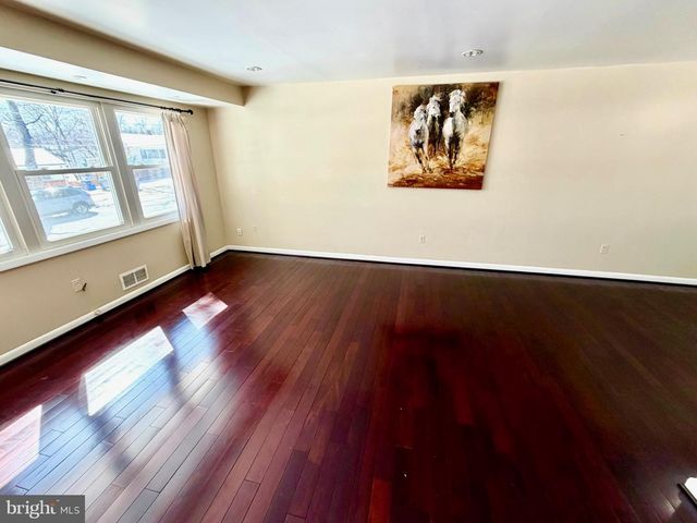 905 PLAYFORD LN, Silver Spring, MD 20901