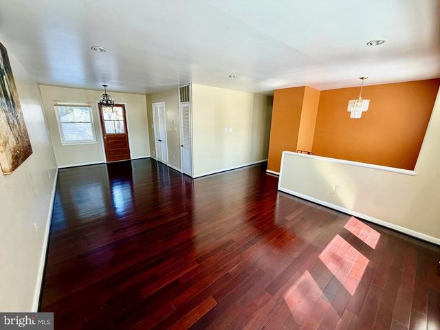 905 PLAYFORD LN, Silver Spring, MD 20901