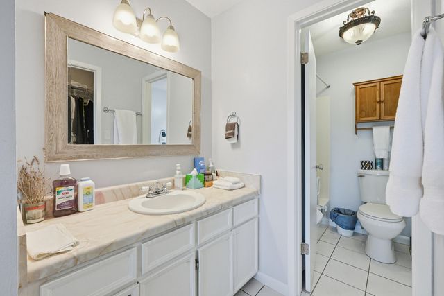 208 3rd Street Unit J, Fort Walton Beach, FL 32548