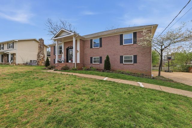 1715 Lake Wood Circle, Hixson, TN 37343